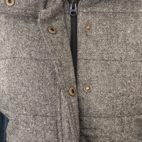 Old Navy Tweed Puffer Vest, size Small 🖤 - Picture 8 of 13